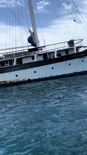 Some recaps of the first two days of the S/v Mandalay’s prep for tug to Trinidad. #windjammer #barefoot #sailing #schooner #cruising #cruise #grenada #caribbean #paradise