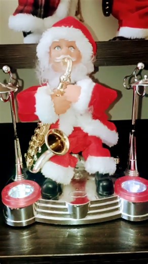 saxophone santa claus