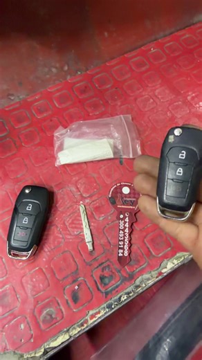 Cambio de carcasa y corte de llave para Ford Ranger del año 2023#juanllaves #llavesconchip @master key llaves con chip