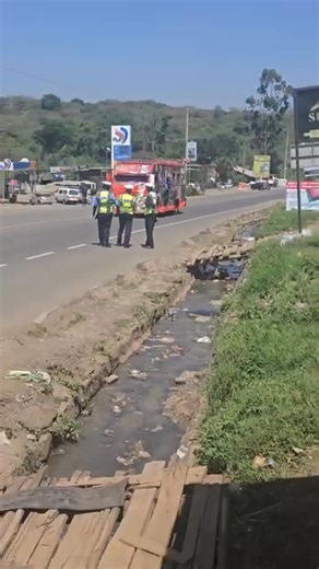 This matatu is owned by a son of president William Ruto, George. The drivers and conductors have been using insults and bad language to pedestrians and passengers. They even use wrong side of the road and beat up any road users or car owner who don't give way. It's terrible kind of behavior by these criminal like matatu's. All these they do at the full glare of traffic police officers who are required by law to enforce traffic rules but they've no powers over these dangerous Matatu buses (Nganya