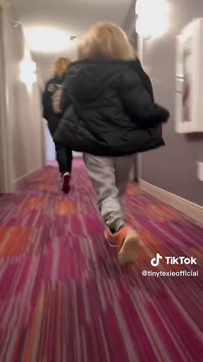 Challenge Me to a Foot Race! | Tiny Texie