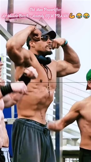 Old Man Powerlifter At Muscle Beach - Anatoly GYM PRANK #trolllife #gym#funny #prank | Slapping AL1