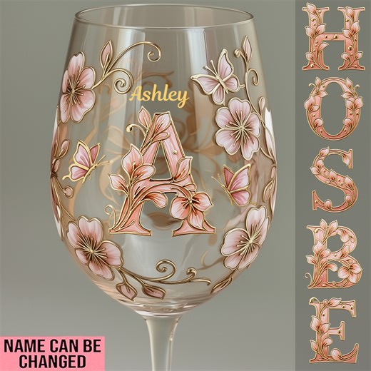 Custom Initial Wine Glass: The perfect personalized gift for wine lovers! 🍷🎁 Personalize Your Style -> https://sunflowerly.com/explorewin00053v1 Discover Christmas favorites => https://sunflowerly.com/explore-personalized-christmas-gifts Order now and make every moment unforgettable! 🎁✨ Worldwide shipping!! #winelovers #personalizedgifts #customwineglass #handmadegifts #winetasting #wineoclock | Sunflowerly.com - Alcoholic Beverages