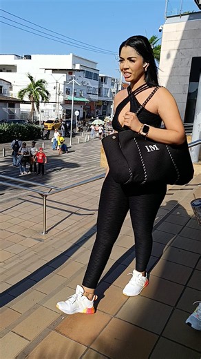 Hot day 🔥 walking cartagena colombia 🇨🇴