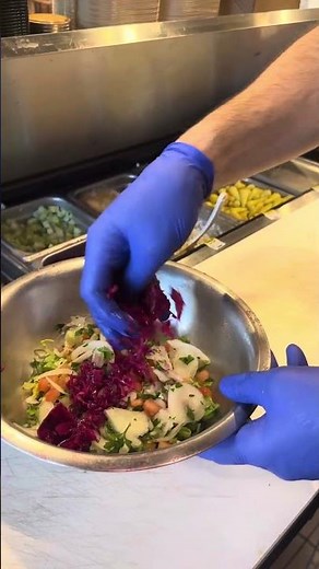 What makes a falafel bowl this satisfying to watch? 👀🥗🔥