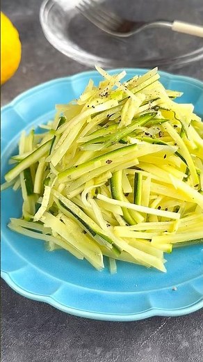 【10分で完成】シャキシャキ食感！じゃがいもとズッキーニのサラダ#じゃがいもレシピ #ズッキーニレシピ #サラダレシピ レシピ レシピ #簡単レシピ #shorts