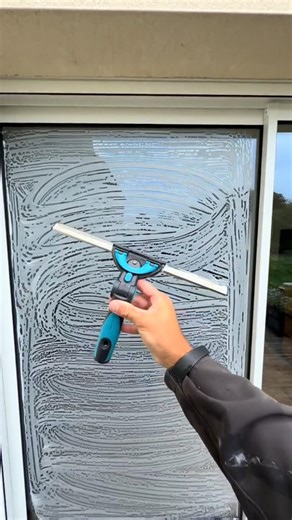 window glass cleaner | #window #cleaner #glass #ytshorts #trending #youtubeshorts #new #viralvideos