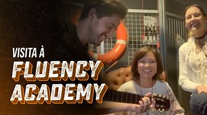 É sempre muito legal receber visitas de alunos no headquarters da Fluency Academy e semana passada a Rika Yamane (@dra.rikayamane) e a Svetlana Karina (@svety_sve) nos deram o enorme prazer de dar uma passada aqui no escritório. Foi uma tarde divertida, cheia de muito bate papo e música, elas conheceram o lugar e a equipe que trabalha comigo para garantir a melhor experiência possível no aprendizado de idiomas. Conhecer vocês, as pessoas que me motivam a continuar pensando em novas formas de aju