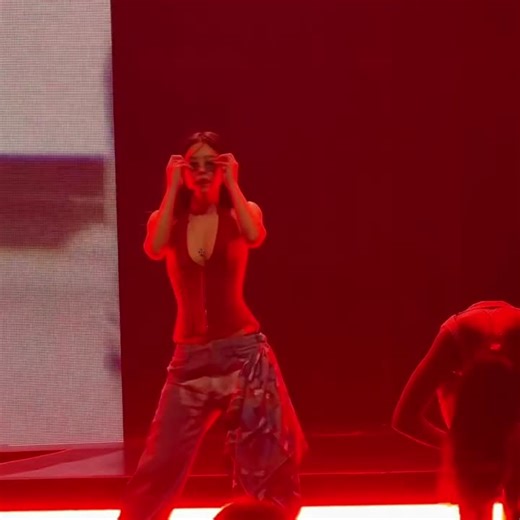 vonovonzyx (@vonovonzyx) - Exploring Jennie's Dance Trends and Edits