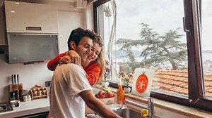 Hande Erçel'in ablası evleniyor