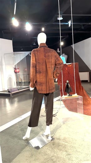Sophie Hong Fashion Art Clothes of the Land 2019