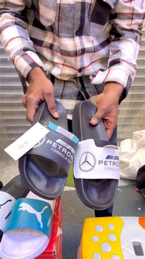 AT foot wear 🛍️💥 on Instagram: "Heavy quality premium 🛍️ # #flipflops # Size 6 to 10 Follow me @at_foot_wear_01 🫶🏻😚 Shipping all over India 🇮🇳 Call :7385927150 😎 📍Location dharam Nagar bharatwada Road Kalmna Nagpur 💎✅ (Shop : 10:00 am to 11:00 pm ) #new #like #folw #styles #footwearshop #juta #fashionblogger #facebook #sanp #handmade #ak #footwearcollection #styel #stayl #happiness Heavy quality premium flip-flop 🛍️🤍’#tarz #trending #style #hm #handmade Follow me @at_foot_wear_01 🫶