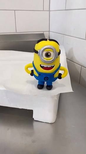 Handmade Fondant Minion Cake Decorating Tutorial