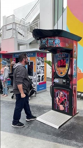 Boxing machine / punching bag machine arcade game in slow mo #boxing