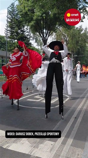 LATAJĄCE SOMBRERA NA MECZU OTWARCIA MUNDIALU!