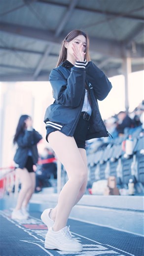 늘씬한 키 뽐내는 피리춤 아웃송 이예빈 KT 위즈 #치어리더