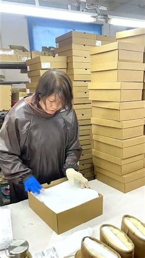 Mesmerizing Snow Boot Making Process 😮🪡