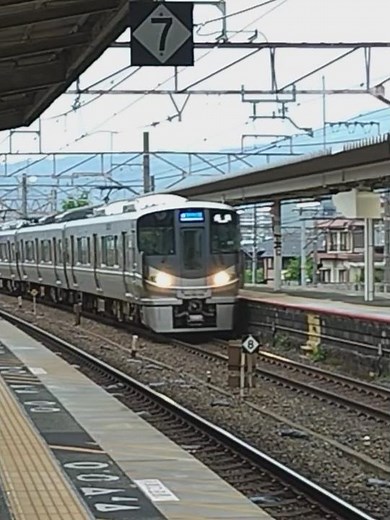 JR西日本 225系100番台 U編成+223系2000番台 W編成 新快速 長浜行き ミュージックホーン鳴らし膳所駅通過 #鉄道 #電車 #jr西日本 #新快速 #train #railway