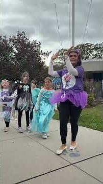 Fun Elementary School Halloween Parade (Part 1)