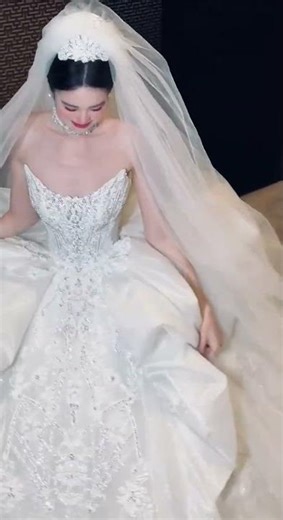 This Perfect Wedding Dress Will Leave You Speechless #dress #wedding #beautiful