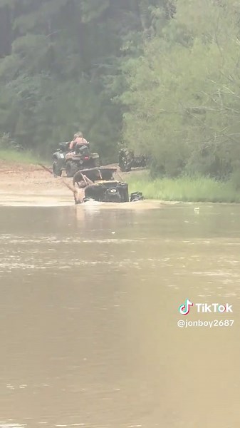 Playin in the beaver ponds on my buddys p5 #hondap500 #sabineatvpark ###vesselpowersports #superatv #highlifter #hondaboats #burkvilletexas #hondagang #hondathings🤙🏼🤙🏼
