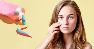 Pourquoi il ne faut pas mettre du dentifrice sur un bouton