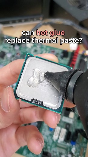 using hot glue instead of thermal paste in my PC! uh oh.. #pc #pctips #pcbuilding #thermalpaste #mryeester