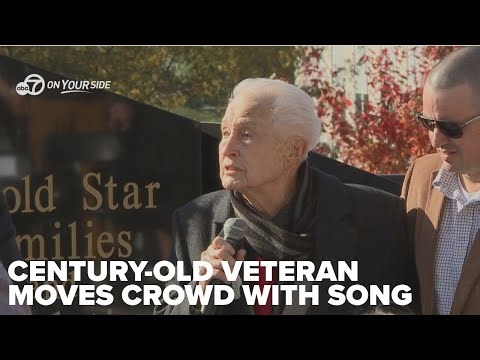 102-year-old WWII veteran moves crowd singing 'God Bless America' at State Capitol