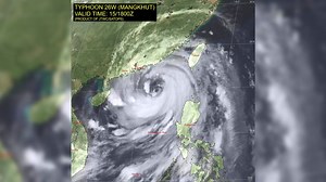 Hong Kong issues highest level storm warning