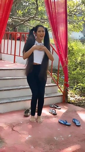 188K views · 10K reactions | #KaantaLaga #richadixit #blessed #hindisongs #richa #hindi | Richa Dixit | Facebook