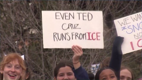 Gov. Abbott directs education commissioner to investigate Austin ISD over student walkouts