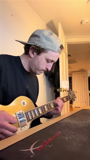 Seen turnstile twice now, been a treat both times. Here’s the solo for light design… #fyp #hardcore #turnstile #guitar