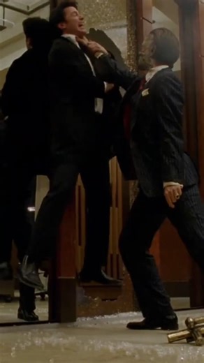 CONSTANTINE VS DEMONIO #shorts #cine #resumendepeliculas #dccomics #constantine #keanureeves