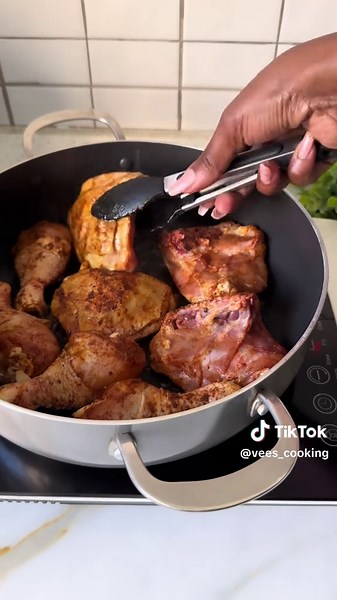 A Chicken Stew so good, you'll want seconds (and thirds)!! 🍗🔥 Ingredients: - Chicken pieces - Salt and black pepper - Seven Colours Grill seasoning - Curry powder - Smoked paprika - Cooking oil - Onion, diced - Robot peppers, diced - Garlic, crushed - Tomato paste - Chicken stock - Fresh parsley, chopped (for garnish) Instructions: Coat chicken evenly with salt, pepper, Seven Colours Grill seasoning, curry powder, and smoked paprika. Drizzle some oil and mix well. Heat oil in a pan and fry the