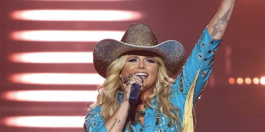 Miranda Lambert's Epic Legs Are Straight 🔥 In These Vegas Residency Photos