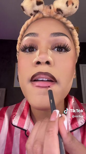 Ryan Destiny's Signature Lip Combo Tutorial