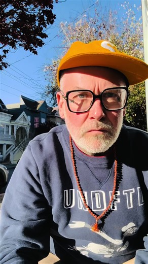 Basic but comfortable 🙏🏻 Reuse Repurpose Unwind #everyicon #ootd #styleoverfashion #thriftfit #olddudestyle