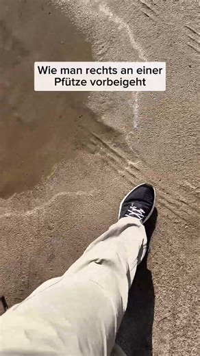 How to walk past a puddle on the right #TipsAndTricks #lifehack #lifetips #diy