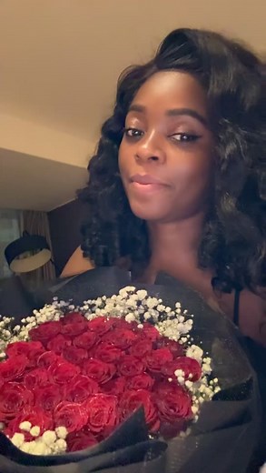 OUI J’AIME LES ROSES 🌹 | Ruby-La milliardaire