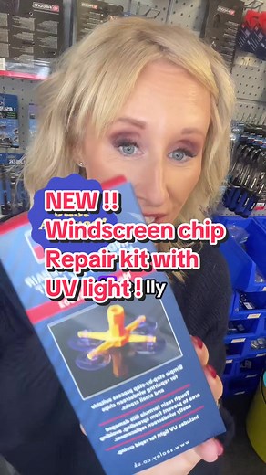 Windscreen Repair Kit with UV Light for Easy Fixes