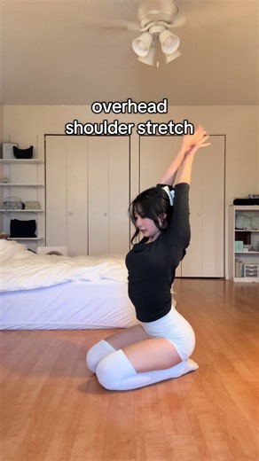 happy new year everyone! Here’s my full shoulder stretching routine :) | Shoulder Stretches