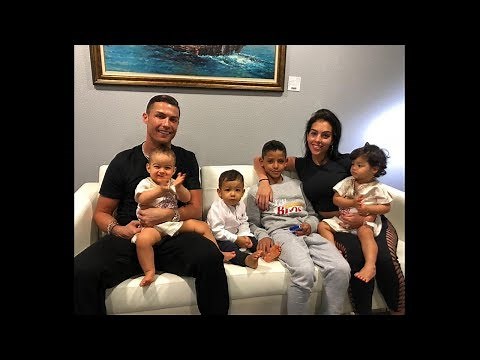 La Belle Histoire d'Amour de Cristiano Ronaldo avec ses 4 enfants