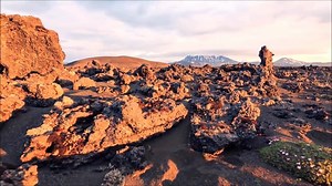 ANA BEKOAJ La antigua oración, que fue compuesta por Rabí Nehunia Ben Hakanná, (está incluida en todos los libros de rezos). Aná Becoaj está construido alrededor de una secuencia de 42 letras que están codificadas dentro de las primeras 42 letras del libro de Bereshit – Génesis. Esta combinación de siete secuencias de letras nos lleva de regreso al momento de la Creación. Cada vez que meditamos en una secuencia en particular. Aná Becoaj corresponde a los siete días de la semana. Cada frase tambi