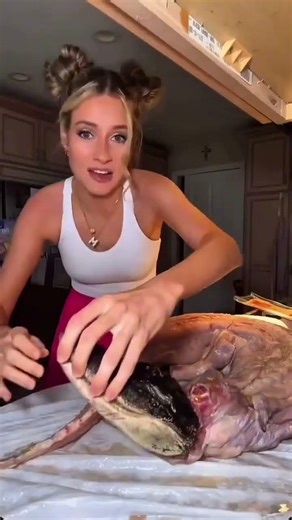 Wait for the end #funny #hook #jumpscare #creditcard #fdcreditcard #creditscore