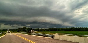 PHOTOS: Scary shelf and scud clouds cover Ontario as storms roll in - The Weather Network
