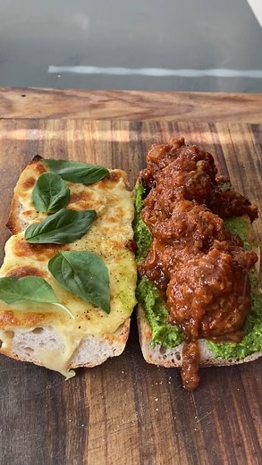 Matt Howcroft on Instagram: "Been wanting to make this since first watching season 1 of Friends #iykyk . So so SO GOOD.❤️‍🔥 • • • #foodstagram #checkerssouthafrica #meatballs #meatballsub #costedmeal #joeytribbiani #cookingvideos #sandwich"
