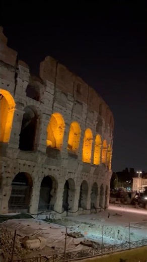 Rome’s Colosseum at Night: A Wonder of the World in Italy🇮🇹
