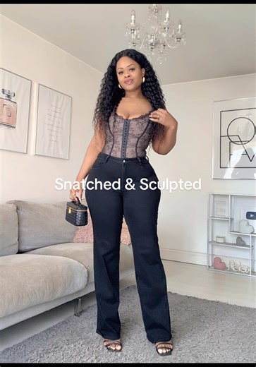 Snatching lace bodysuit shapewear paired with my favourite viral tall stretchy jeans, finished with a woven leather bag for an elevated touch ✨🖤 #TikTokMadeMeBuylt #MidsizeFashion #TikTokFinds