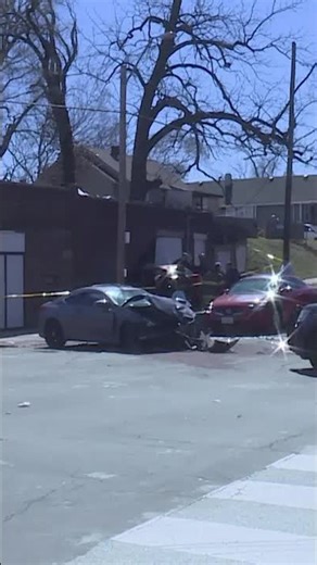 3 injured after car crash, vehicle hits Kansas City body shop