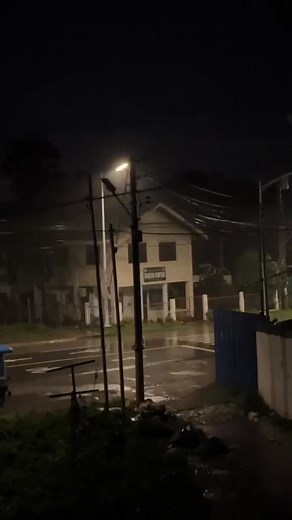 GRABE KAKUSOG SA HANGIN UG ULAN WATCH: Typhoon TinoPH unleashes its fury! Strong winds and relentless rain are now lashing parts of the Visayas as Typhoon TinoPH makes its presence felt. These scenes from Cordova show the dangerous conditions as the typhoon batters the coastal town. Authorities reiterate the call for residents in affected areas to remain in their homes or evacuation centers. 🎥 John Wayne Solajes, #PBBWeatherUpdate Latest Cebu and more updates at proudbisayabai.ph | Proud Bisaya